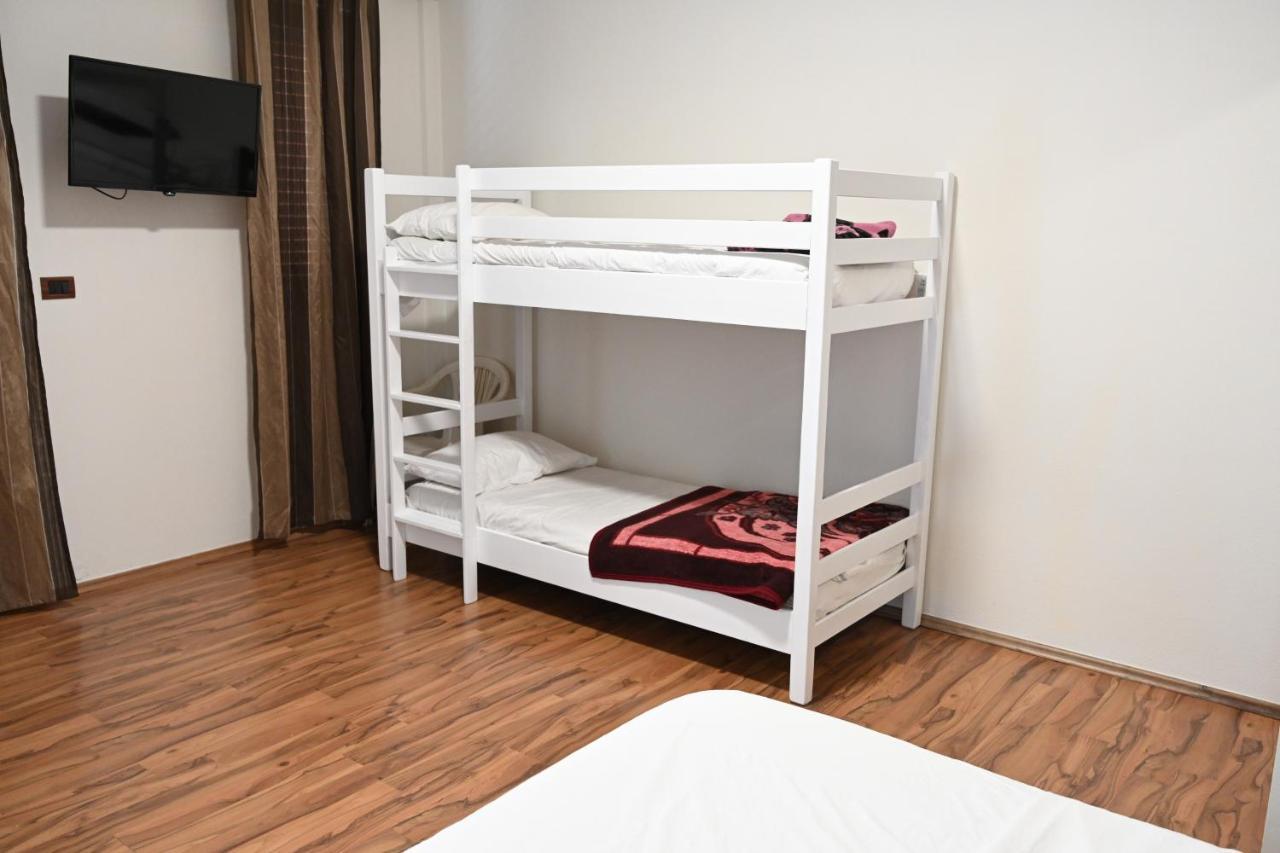 Hotel Freedom Лежа Экстерьер фото
